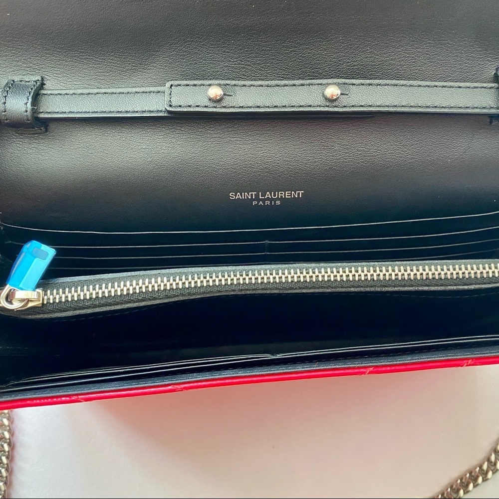 Yves Saint Laurent Wallet on Chain - Picture 6 of 10